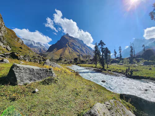 Uttarakhand Tours for Family: How to Plan a Trip Kids and Grandparents Will Love