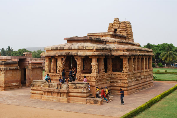 Hampi to Badami via Aihole & Pattadakal (Approx. 140 km / 4–5 hrs)