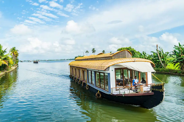 Day 5: - THEKKADY – ALLEPPEY 