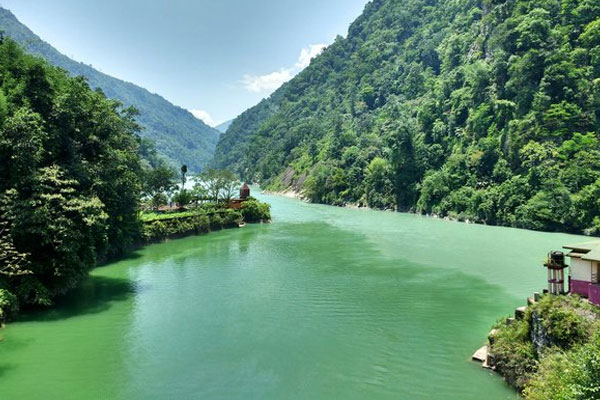 Arrival at Bagdogra / NJP – Transfer to Gangtok